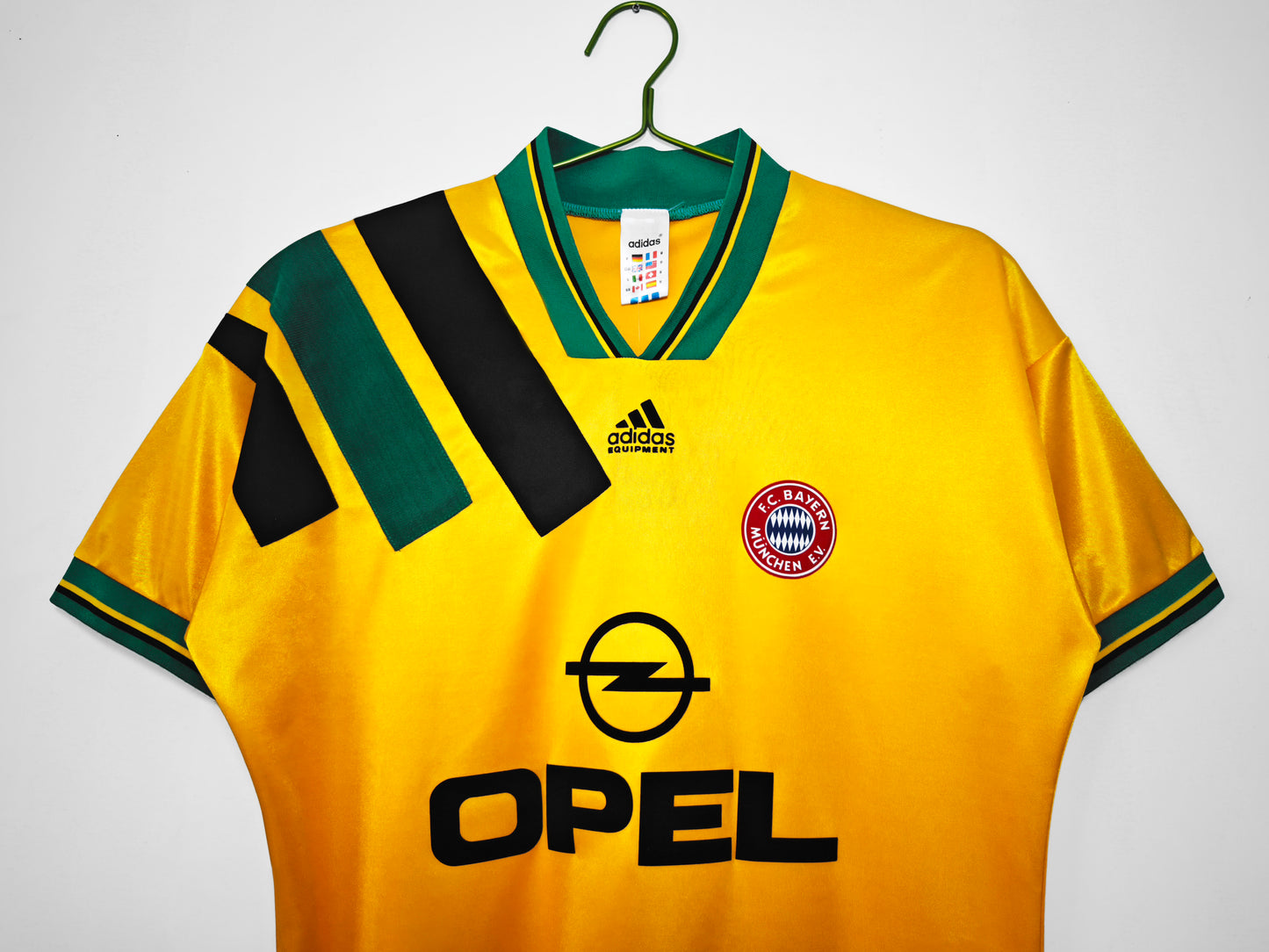 1993/95 Bayern Munich away
