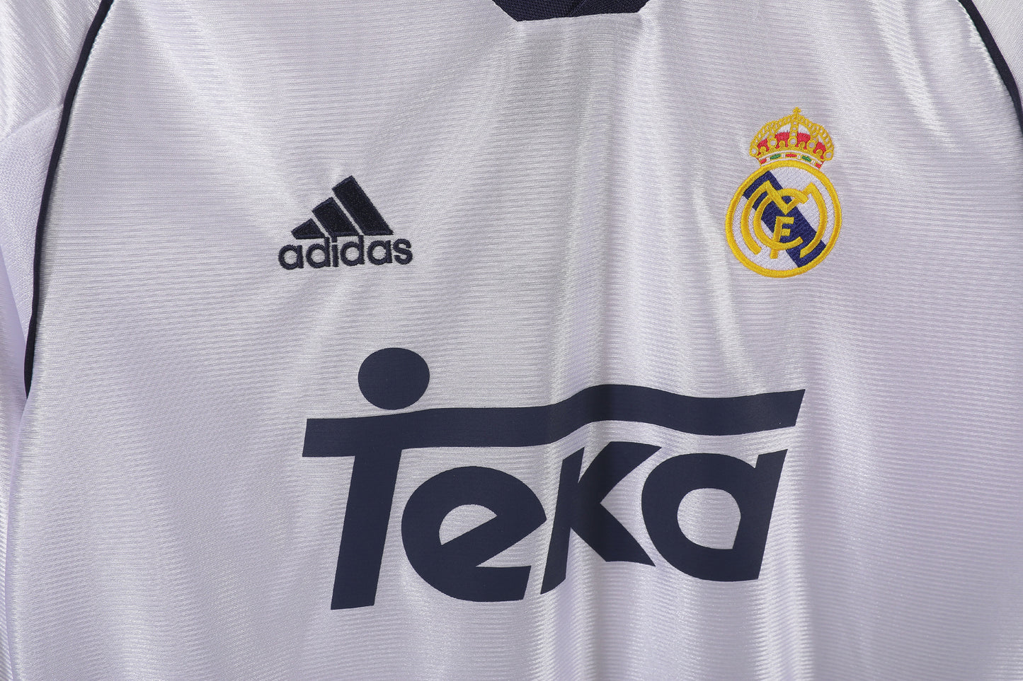 Long sleeve: 1998/00 Real Madrid home
