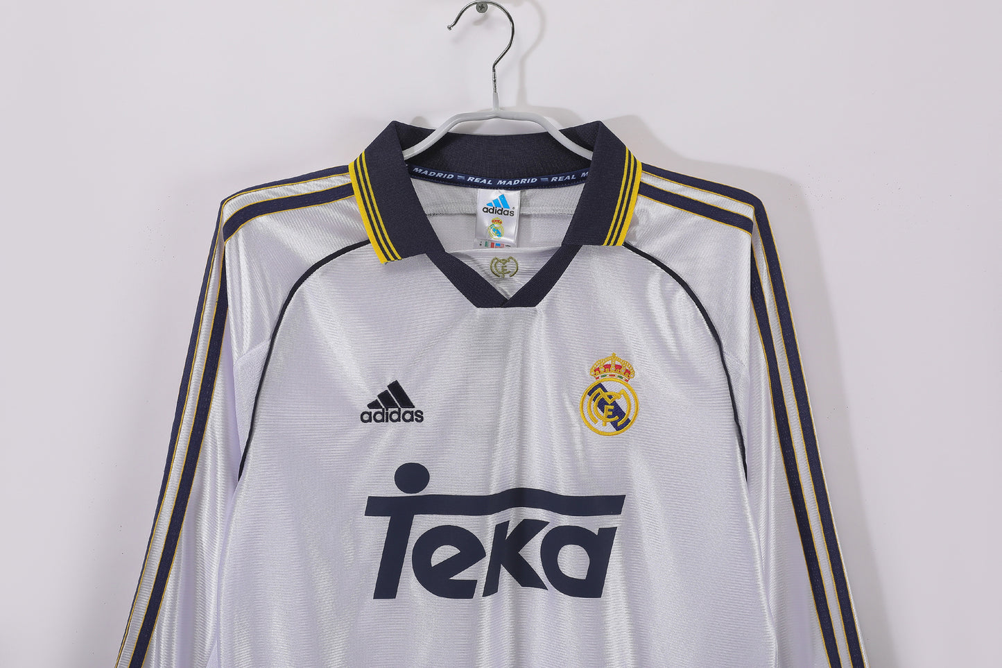 Long sleeve: 1998/00 Real Madrid home