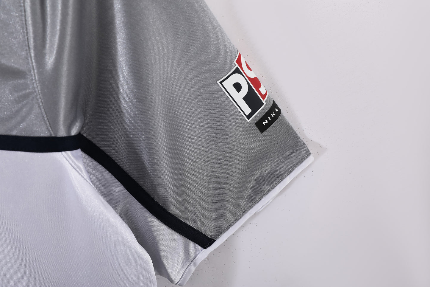 2000/01 PSG away
