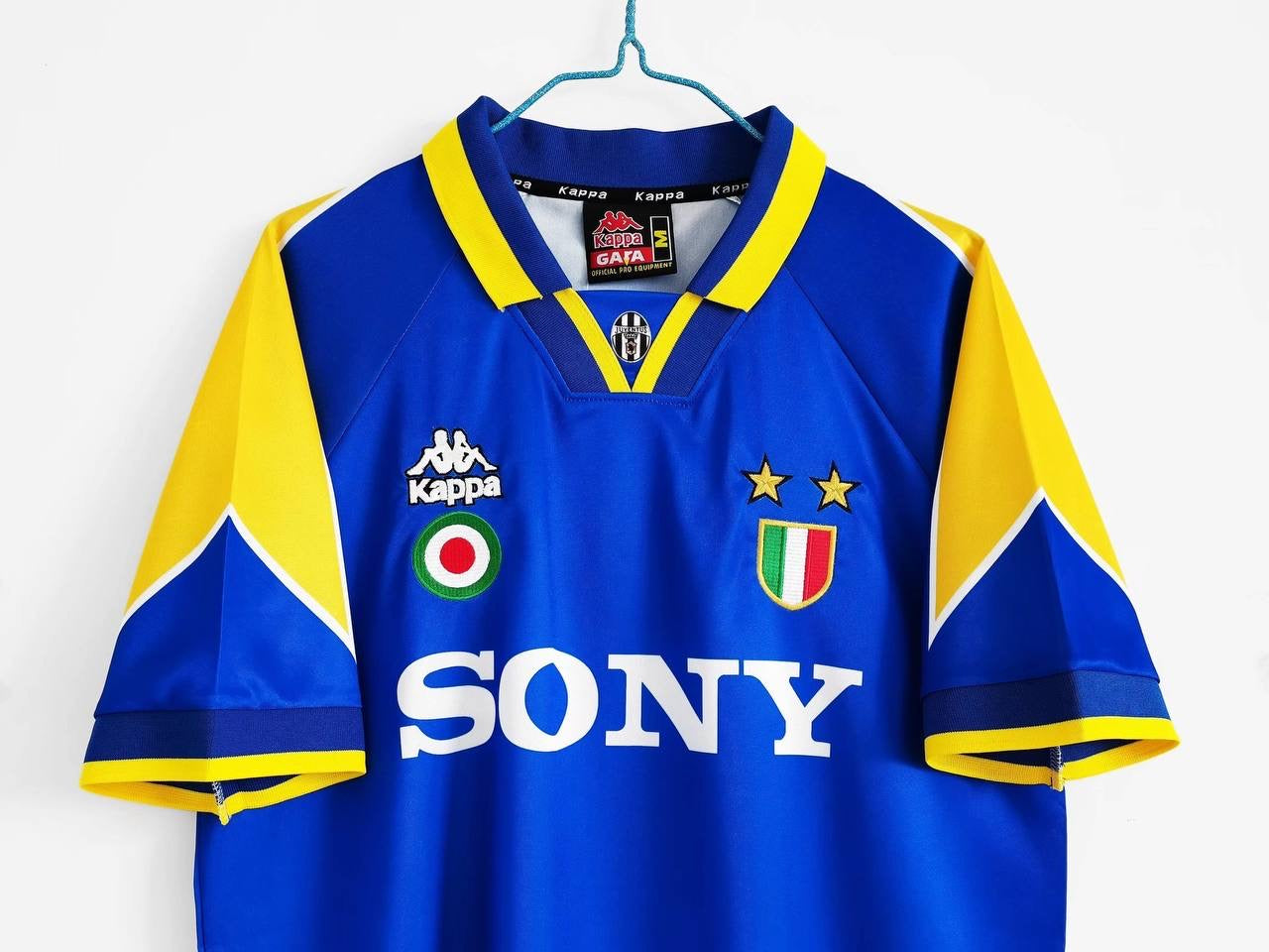 1995/96 Juventus Away Jersey (Blue/Yellow)