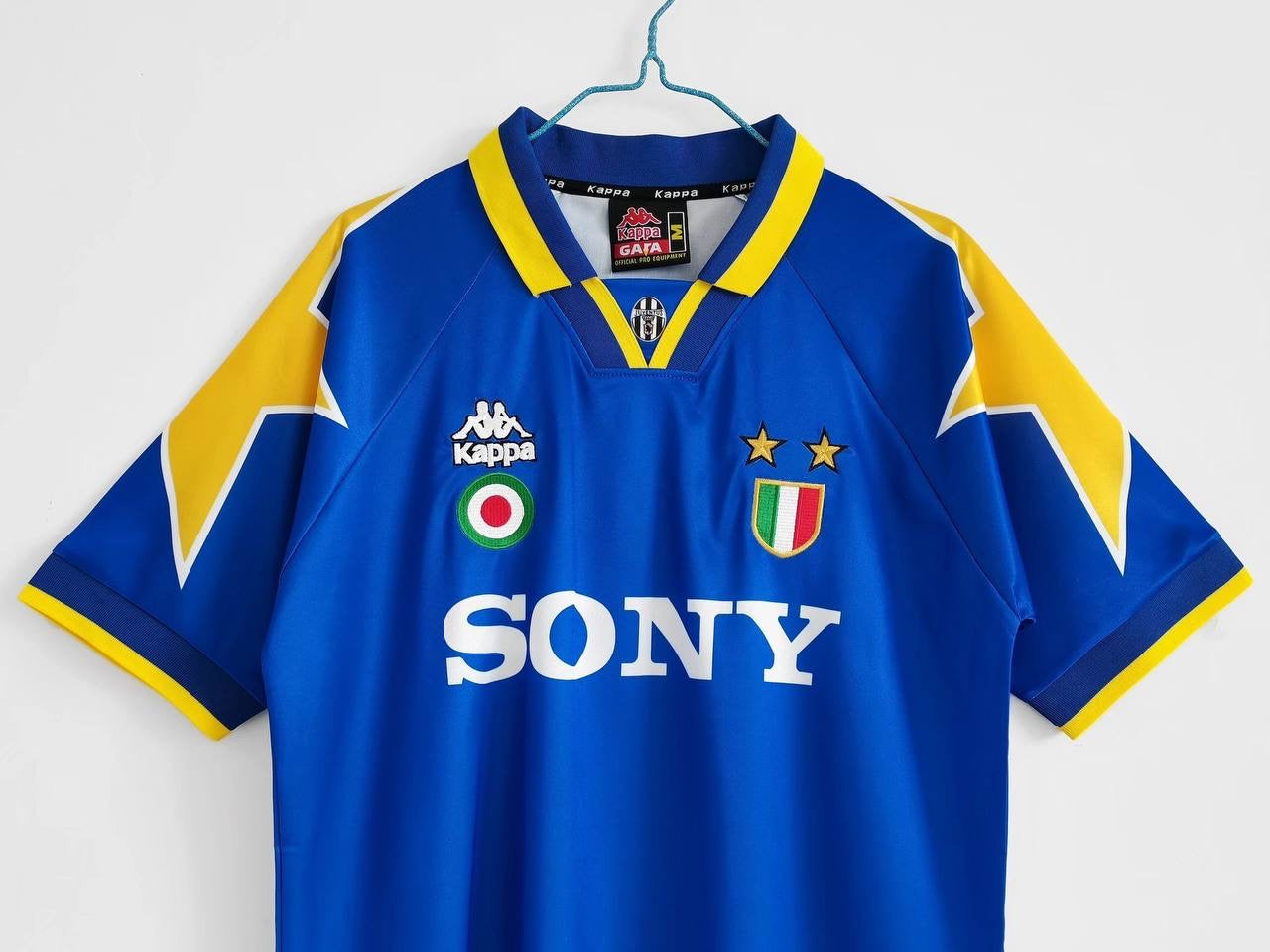 1995/96 Juventus Away Jersey (Blue/Yellow)