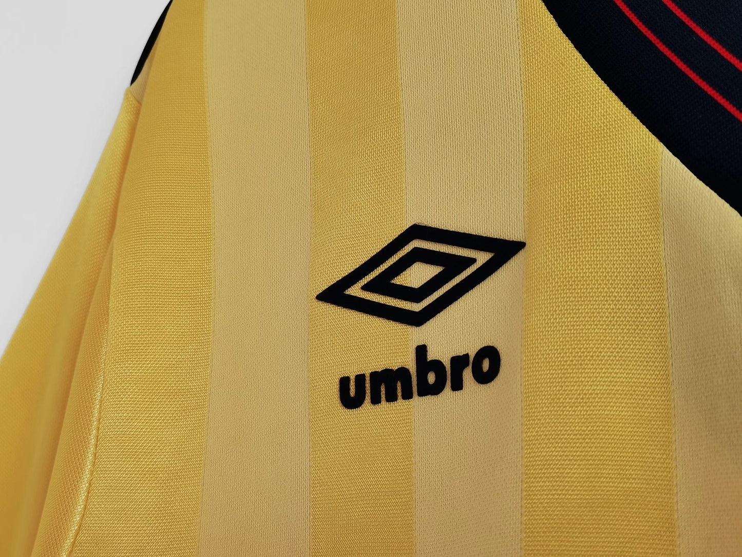 1983–86 Arsenal Away Jersey (Full Golden)