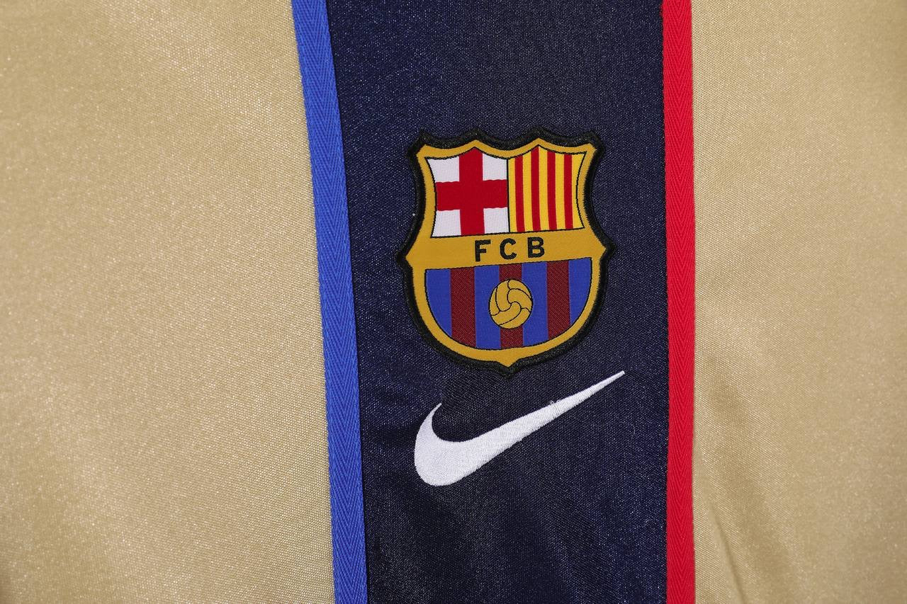 2001/2002 Barcelona Away Jersey