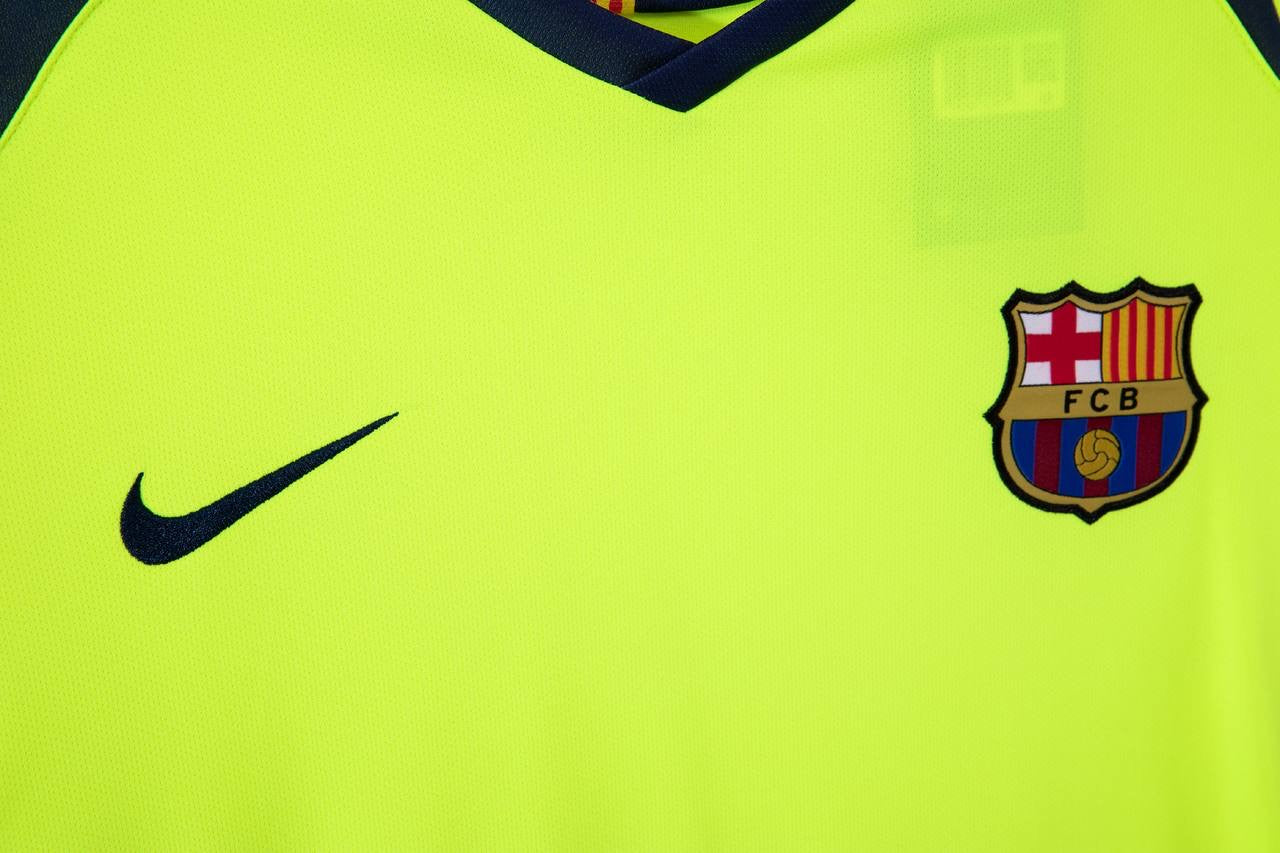 2005/2006 Barcelona Away Jersey