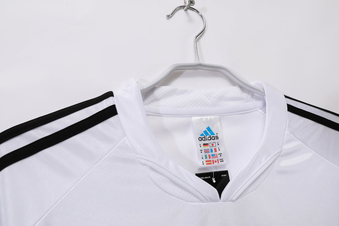 2004/2005 Real Madrid home jersey