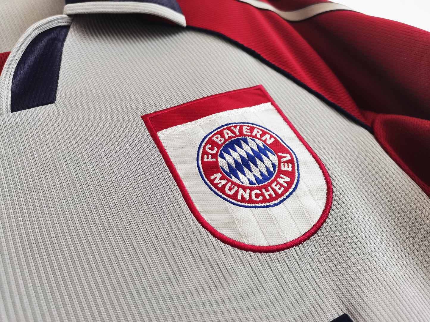 1998/99 Bayern Munich away