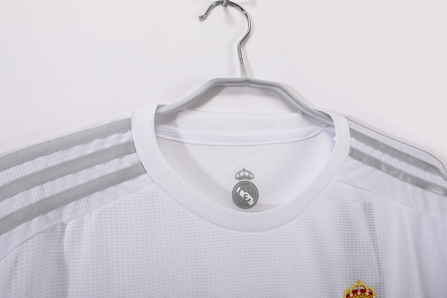 Long sleeve: 2015/16 Real Madrid home