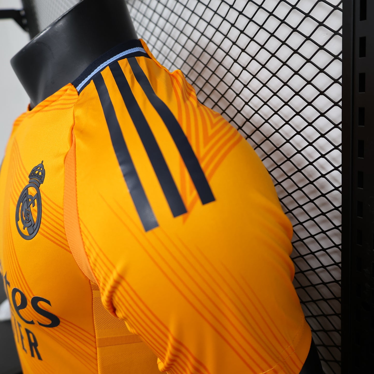 2024/25 Real Madrid away player version