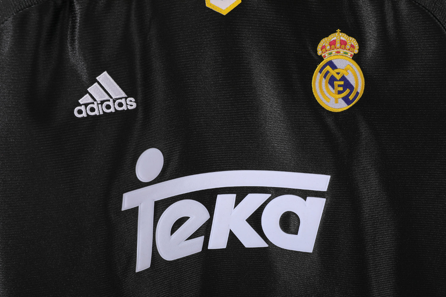 Long sleeve: Real Madrid away 3B in the 1999/01 season
