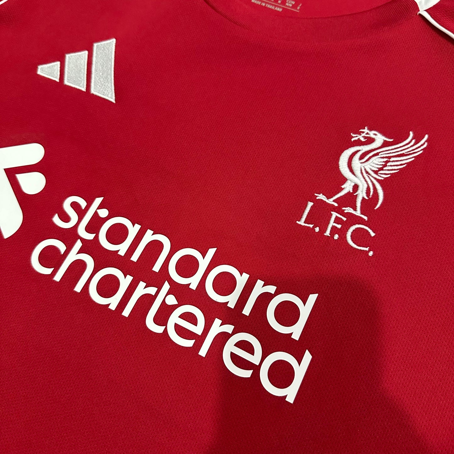 Liverpool 2025/26 home with shorts