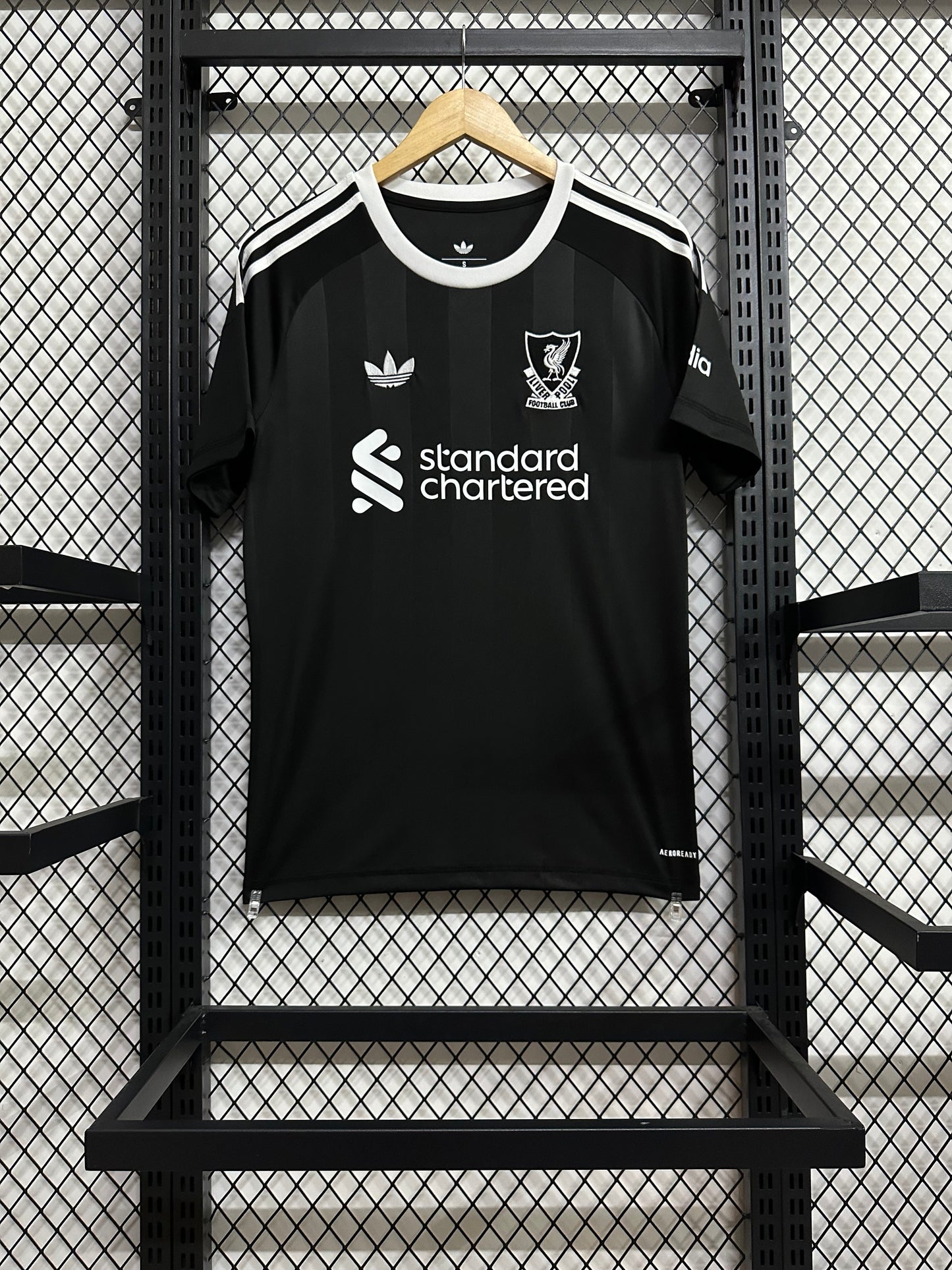 2025/2026 Liverpool goalkeeper jersey