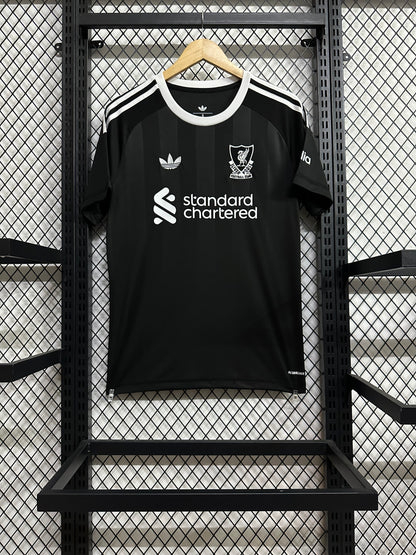 2025/2026 Liverpool goalkeeper jersey