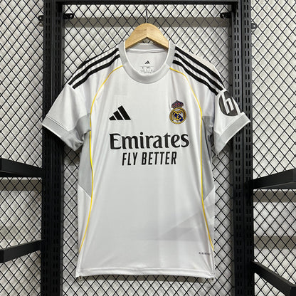 قميص ريال مدريد الأساسي لموسم 2025/2026