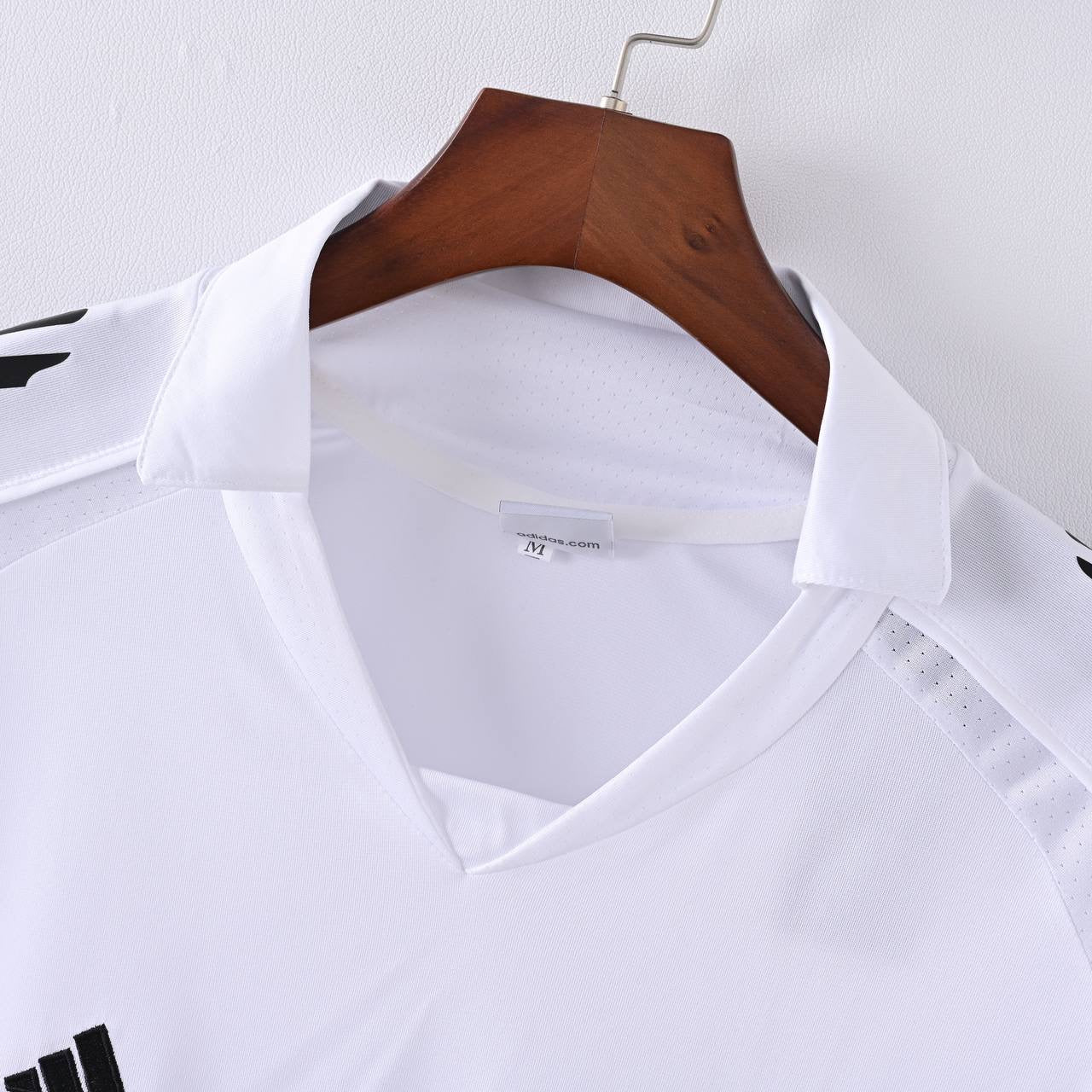 2005/06 Real Madrid Home Retro Jersey