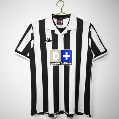 1998/1999 juventus home