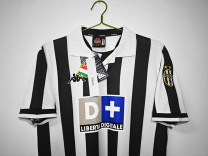 1998/1999 juventus home
