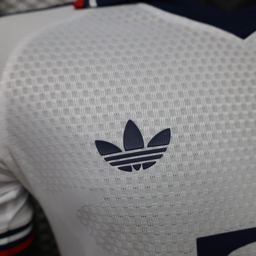 Bayern Munich 2026/2027 away players version