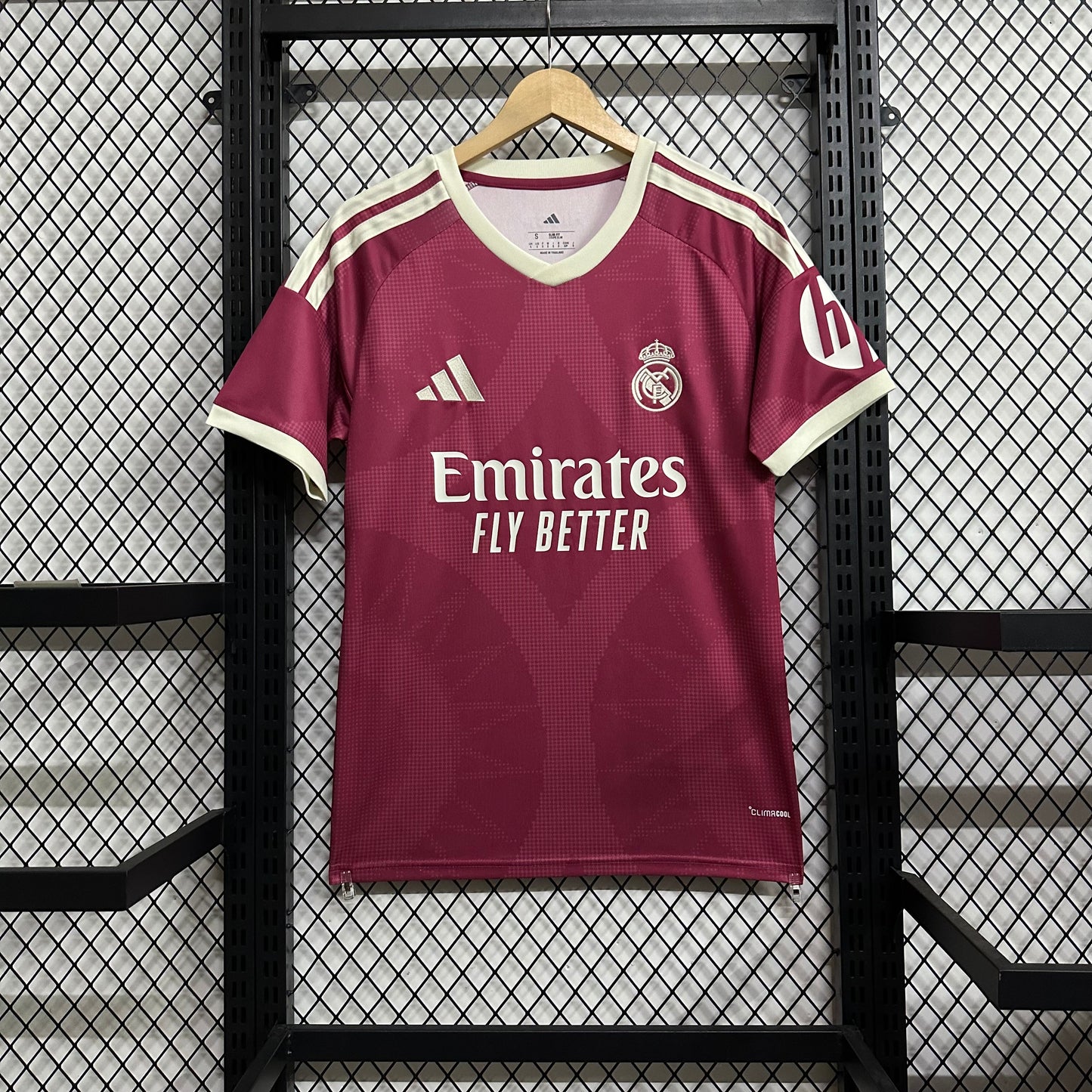 Real Madrid 206/2027 Fourth fans edition