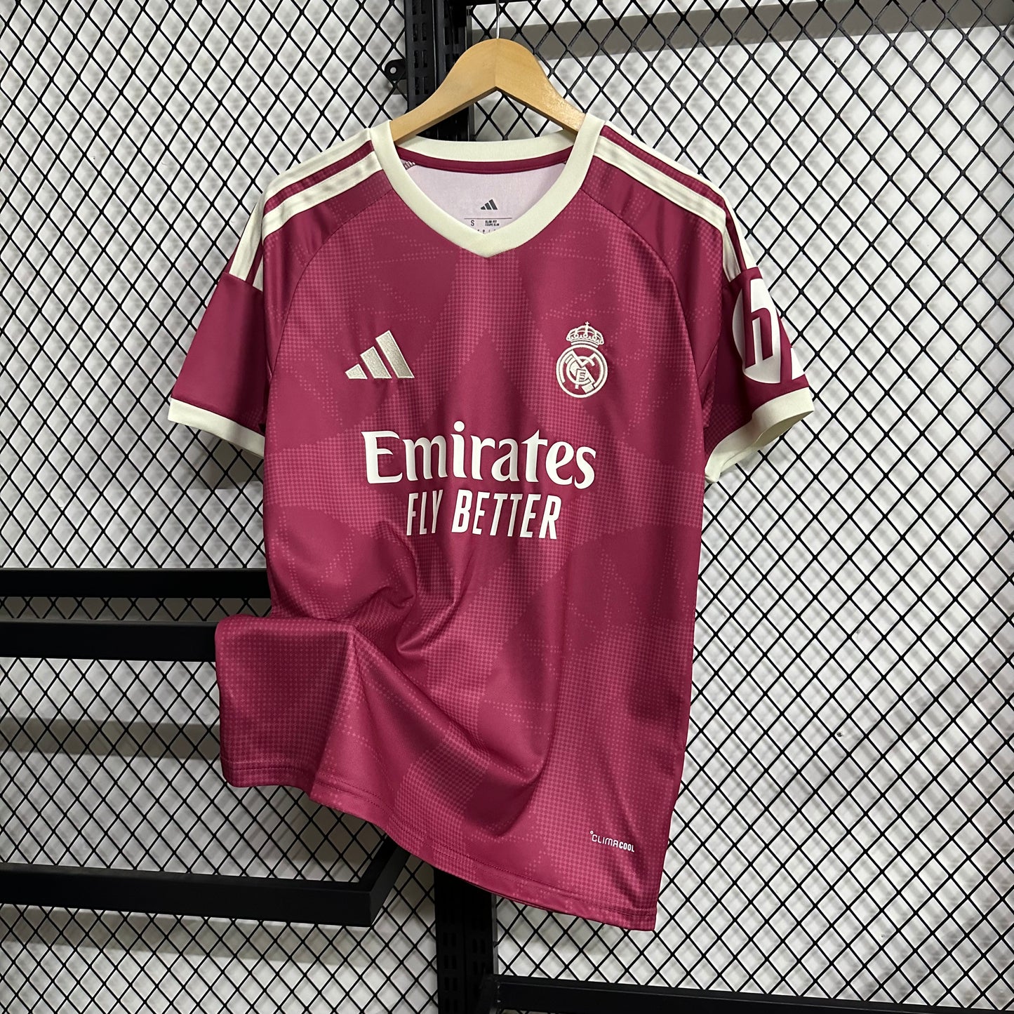 Real Madrid 206/2027 Fourth fans edition