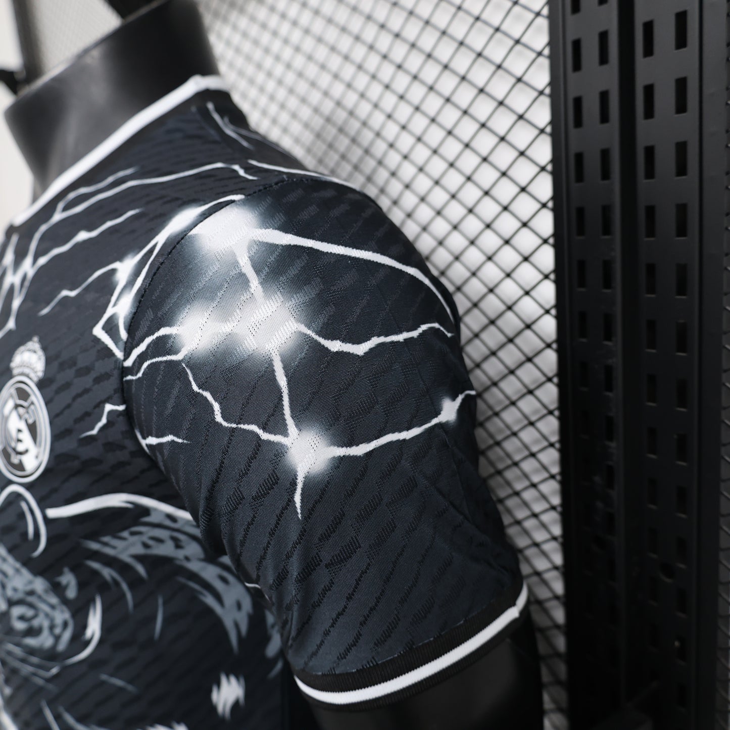 Real Madrid (White Tiger ) Special edition