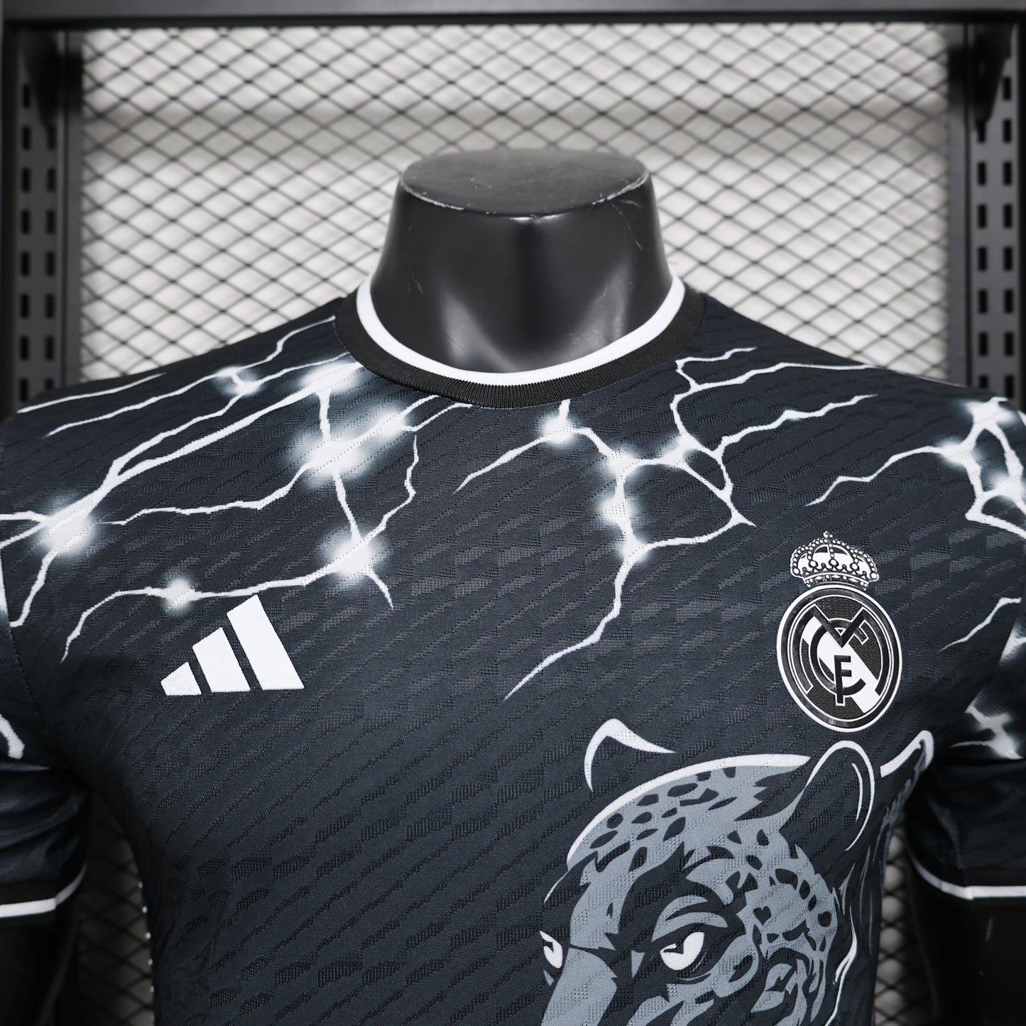 Real Madrid (White Tiger ) Special edition