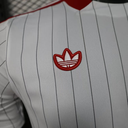 Manchester United white casual fit