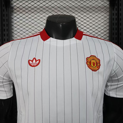 Manchester United white casual fit