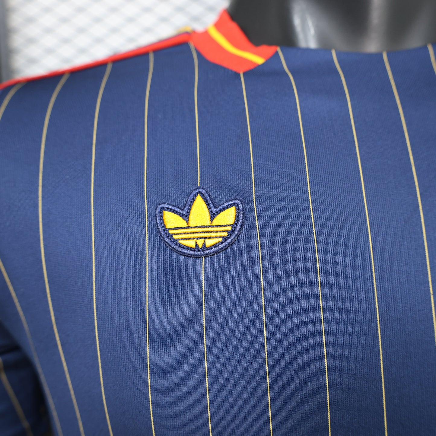 Real Zaragoza casual fit
