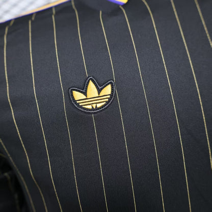 Chelsea black and gold casual fit