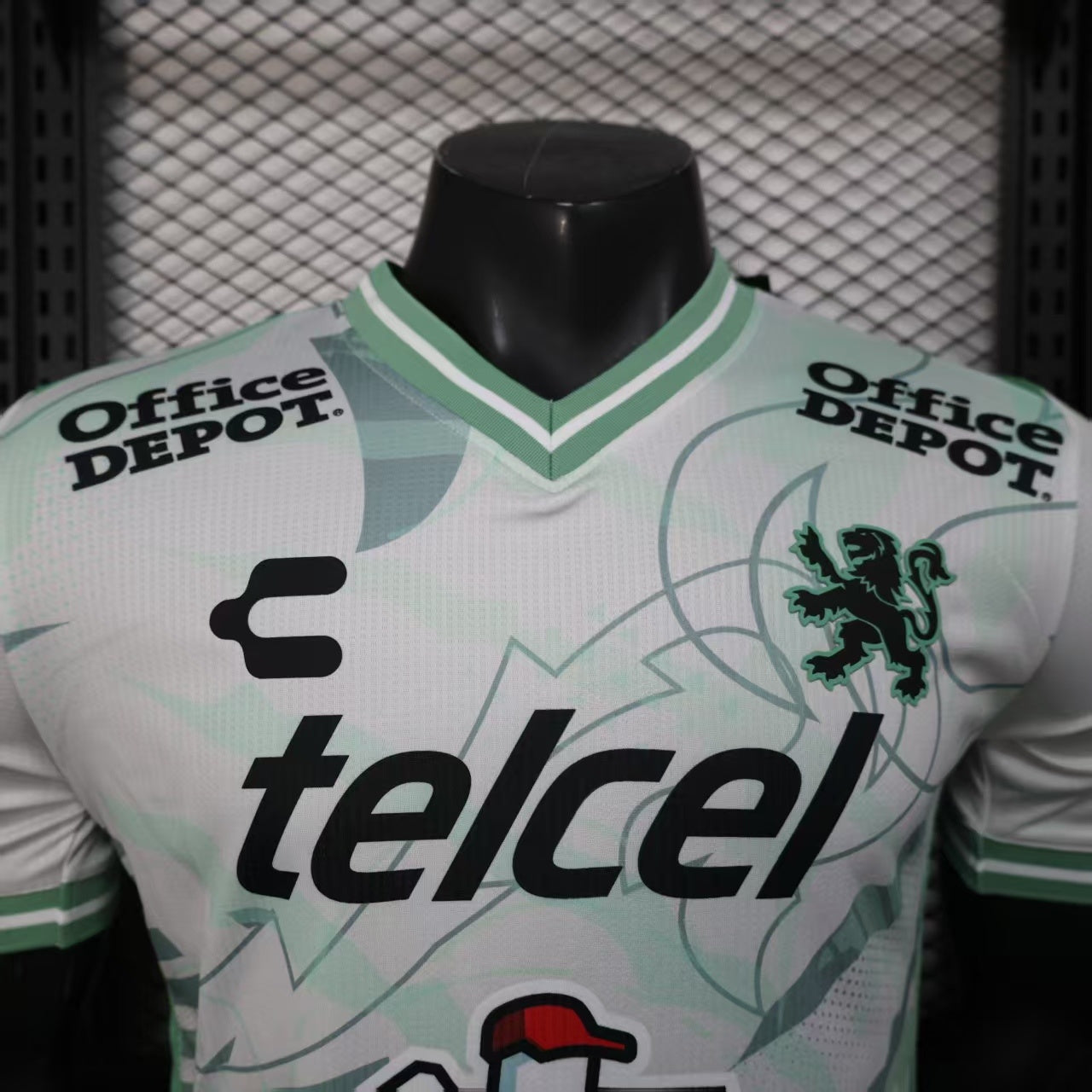 Club Leon 2025/26 away players version