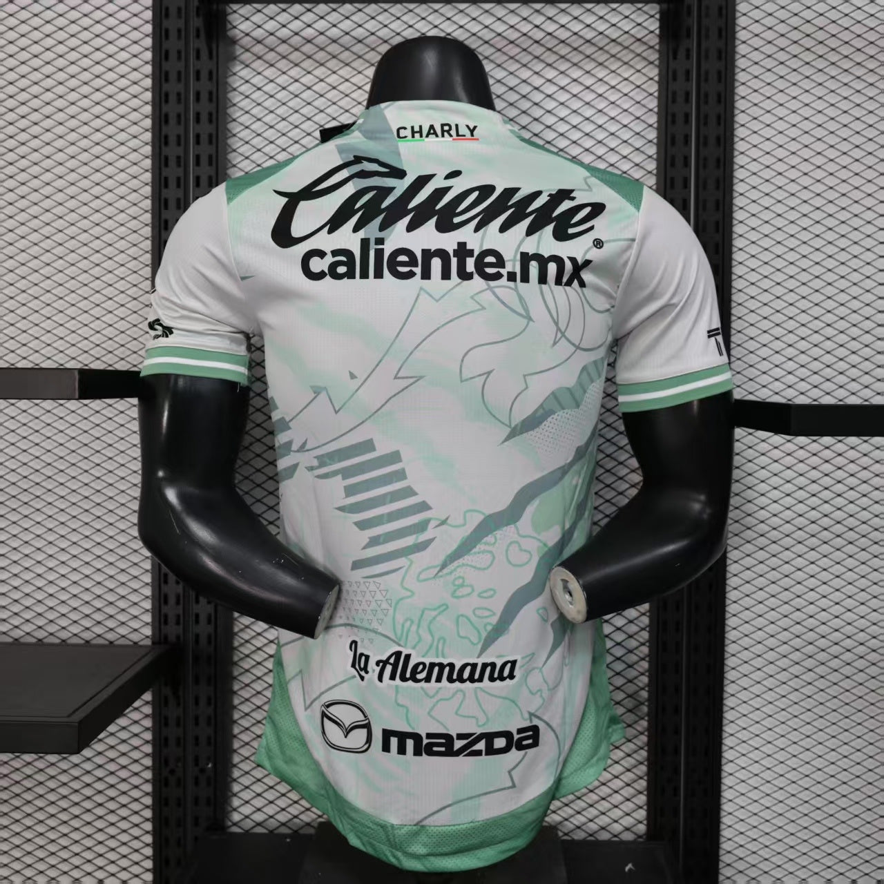 Club Leon 2025/26 away players version