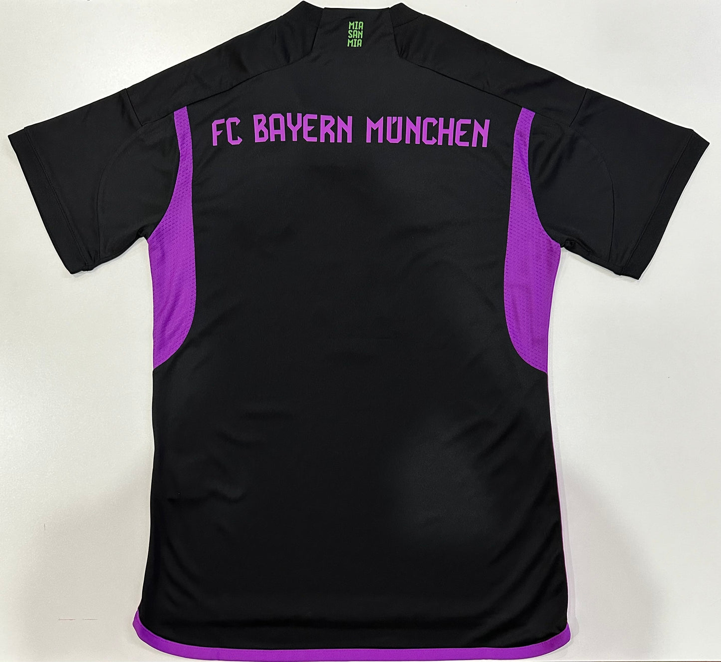 2023/2024 Bayern Munich away
