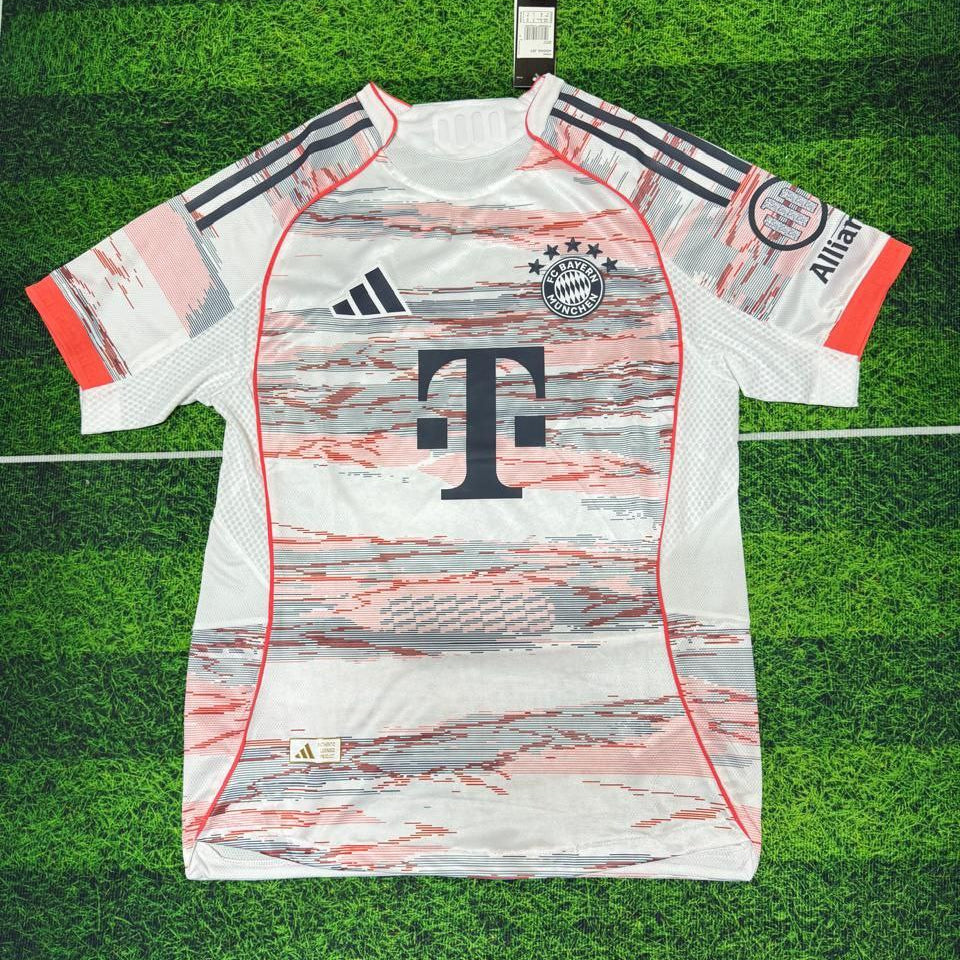 Bayern Munich 2025/26 away player version