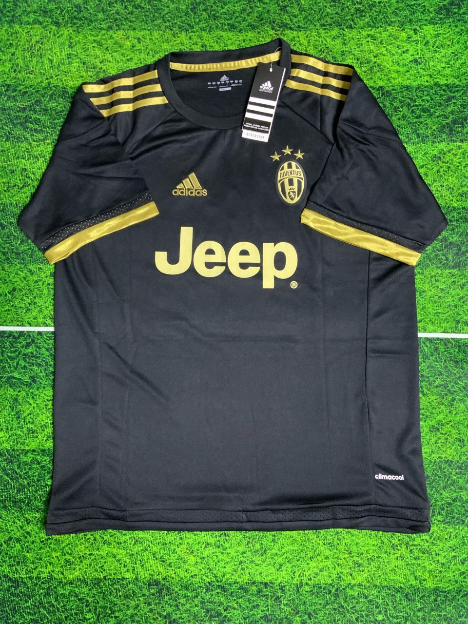 Juventus away 2015 #DYBALA all badges