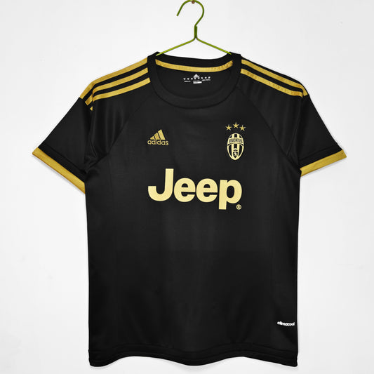Juventus away 2015 #DYBALA all badges